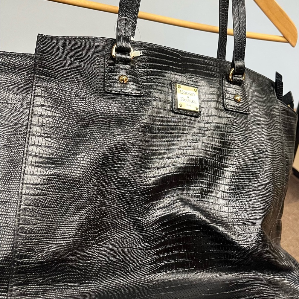 Dooney & Bourke Black Large Crocodile Pattern Bag “Fanny” - Picture 12 of 15